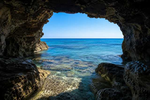 rocky-ocean-cavern
